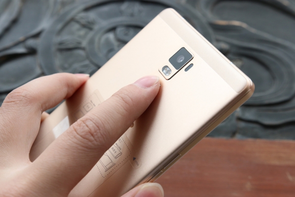 OPPO R7 Plus,,,2.5DĻ